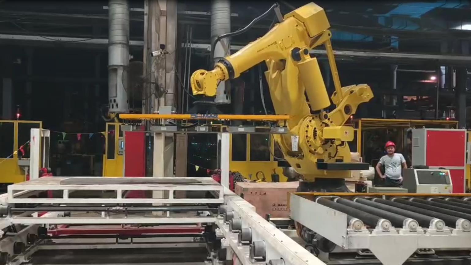 千豪機(jī)械手磁力吸盤(pán)搬運(yùn)鋼板