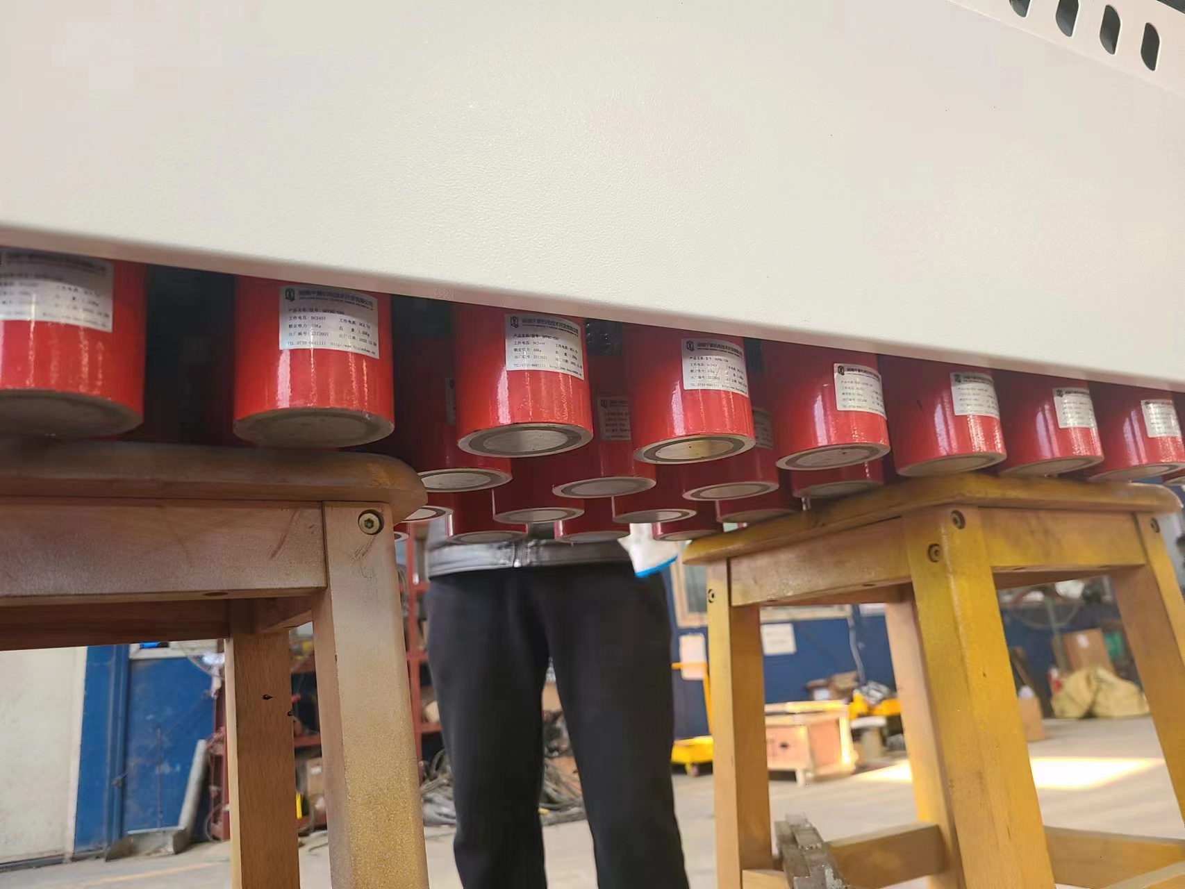 機械手吸盤又哪些？千豪電永磁吸盤